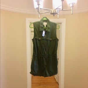 Forever 21 Jumpsuit/Short Olive green